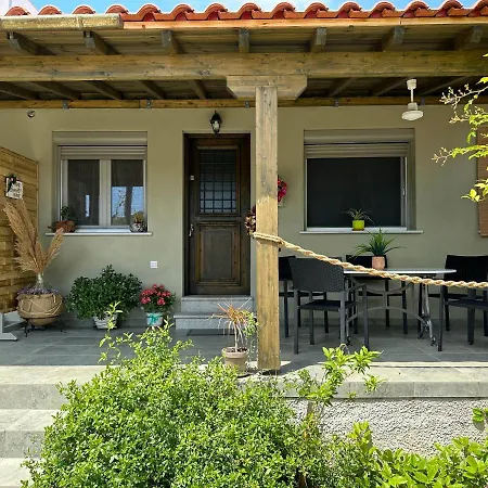 λευκό γιασεμί - νέες παγασές βόλος Apartment Kritharia (Thessalia)